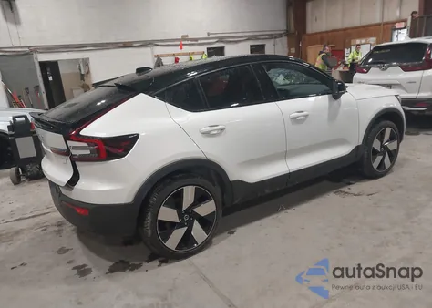 2022 Volvo C40 Recharge Pure Electric P8 Ultimate z USA, uszkodzony, nr VIN YV4ED3GB7N2009435